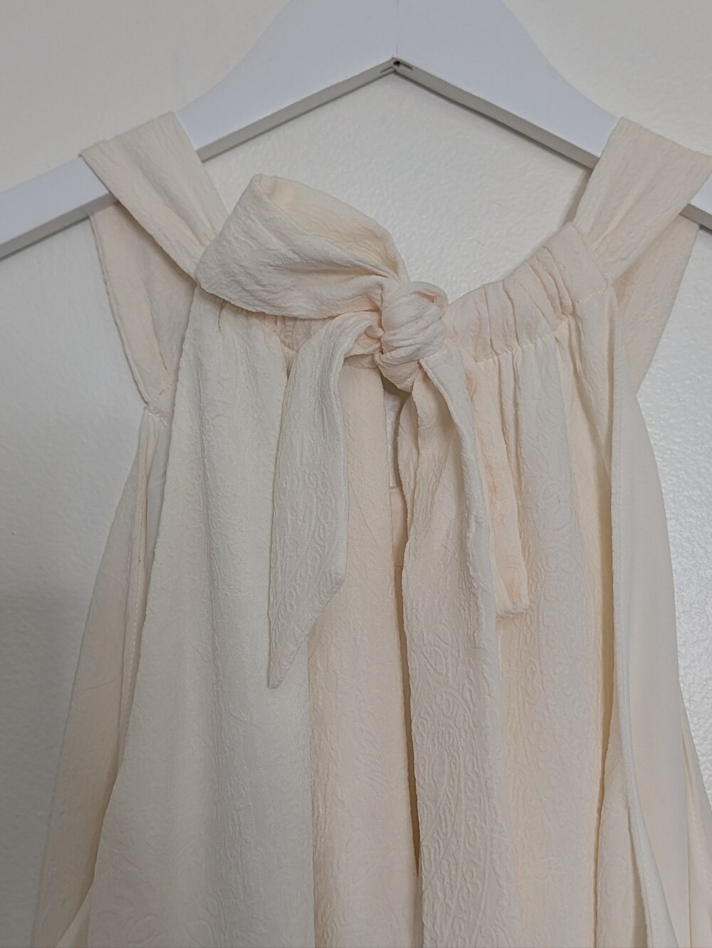 BCBG Maxazria Dress Large Off White Halter Flowy Textured Print Bridal Bride - Picture 8 of 10